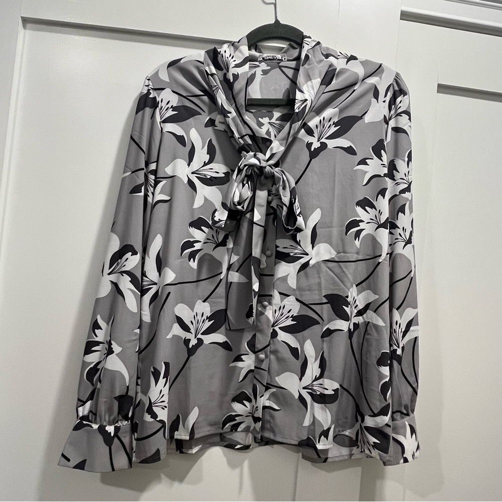 NWT Calvin Klein Button Down Gray and White Floral Blouse with Bow Necktie